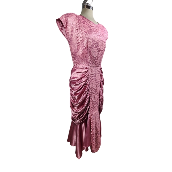 VINTAGE BEAUTIFUL pink prom dress ruffled with lace - Picture 7 of 7